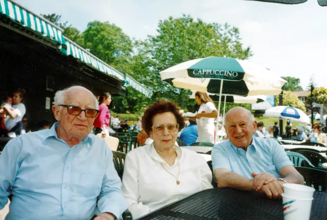 Kitty und ihr Ehemann Dr. Otto Suschny zu Besuch bei Cousin Ernst in London