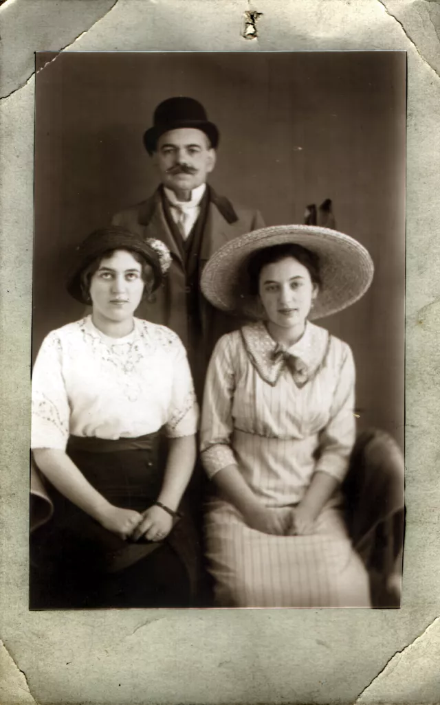 Kati Andai's mother Margit Brichta, her sister Bella Levai and their father