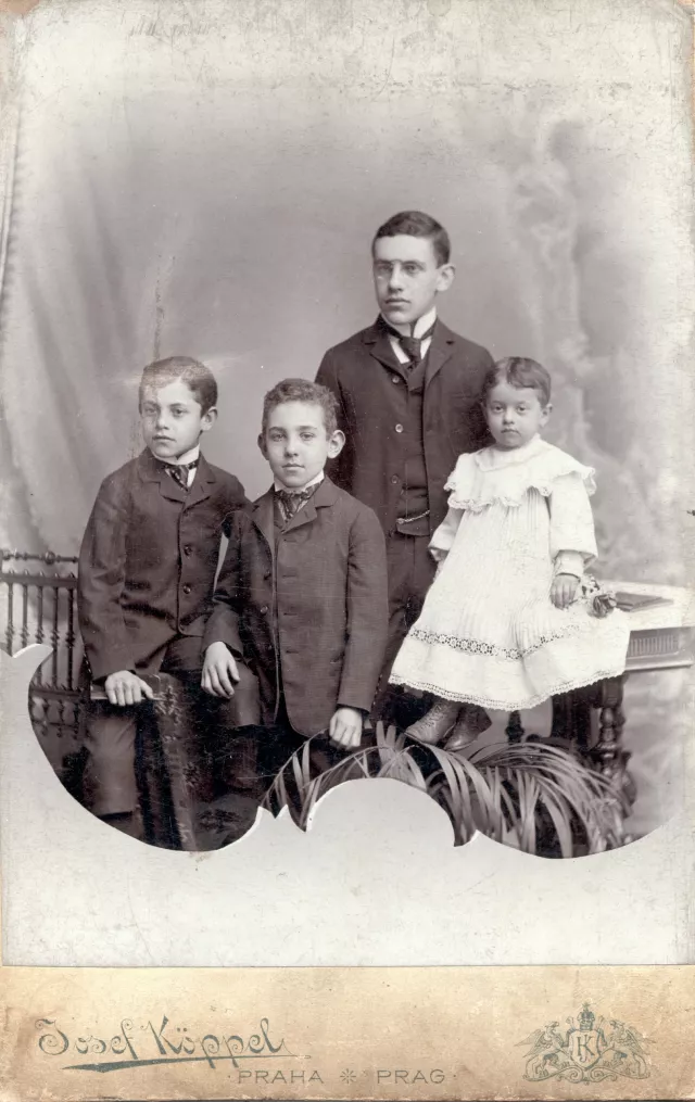 Richard Fischer with his siblings Oskar, Erich and Anna