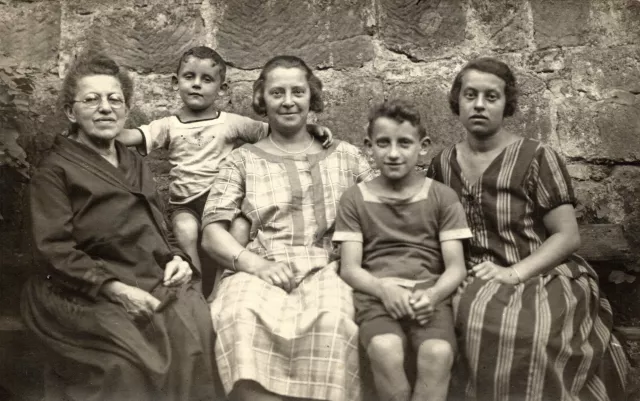 Jan Fischer and relatives