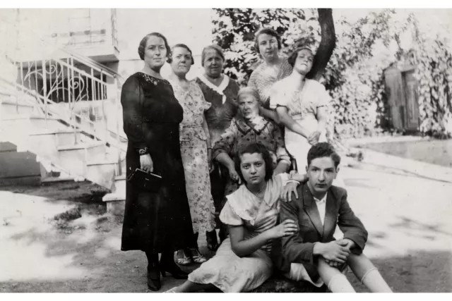 The visit of my grandmother Doudou Beza's niece from Skopje
