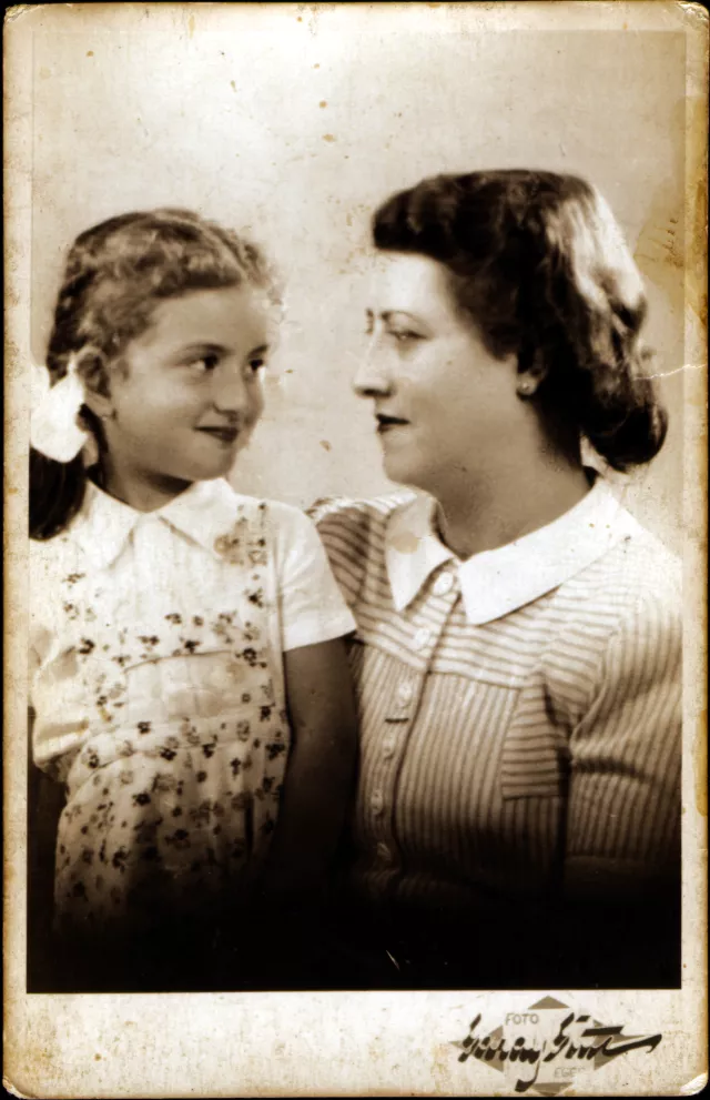 Bozsi Spiegel with her daughter