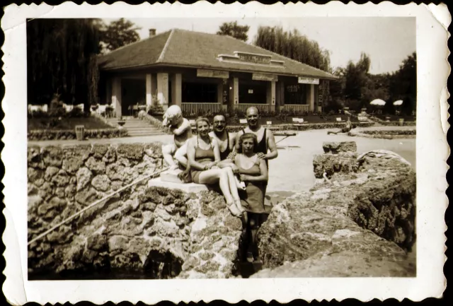 Bozsi Spiegel and Piri Deri with their husbands
