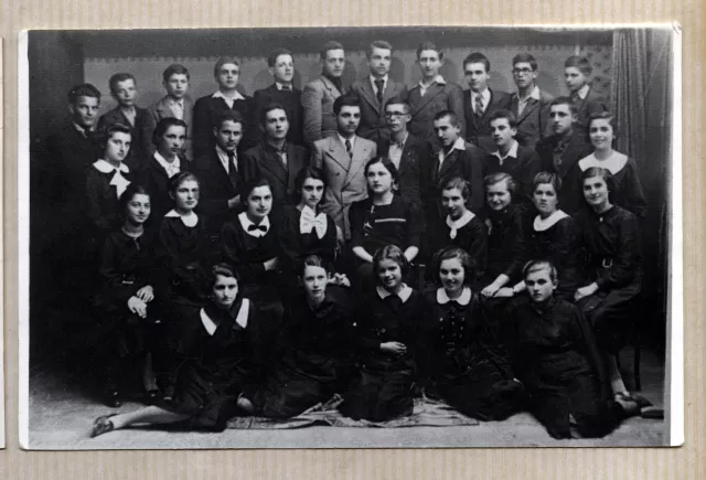 Roza Kamhi's class picture from the commercial academy in Bitola