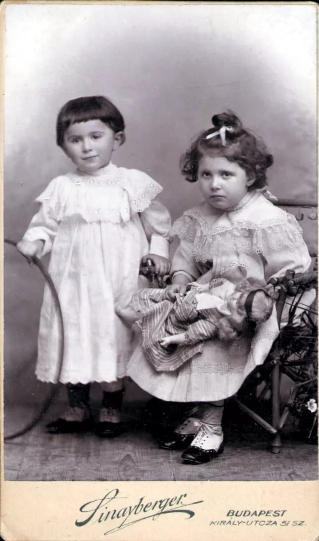 Erzsebet and Margit Illes