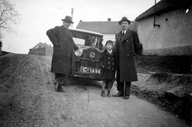 Adolf Munk with his son Viktor and friend Dr. Laufer