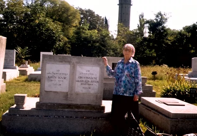 Grün Magda szülei sírjánál