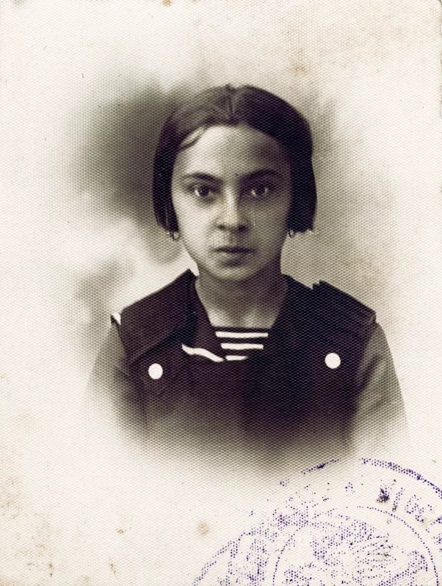 Alina Fiszgrund in her school uniform