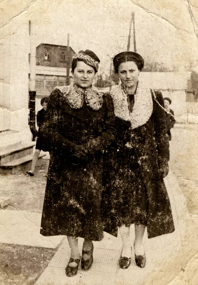 Rachela Steinhendler with a friend
