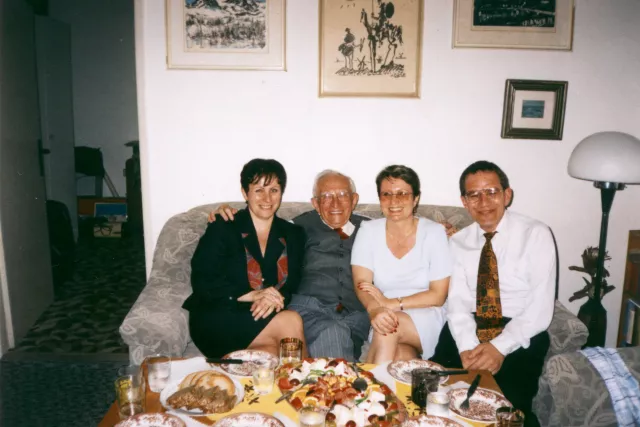 Alexander Bachnar with his children