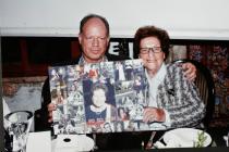 Erna Goldmann mit ihrem Sohn Rafael