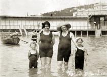 Sigmund und Clara Trebitsch mit ihren Kindern Ernst und Hedwig