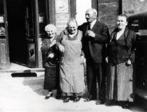 Regine Bendiner mit Geschwistern