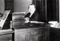 Regine Bendiner in Graz in ihrem Büro