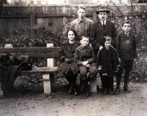 Helene Kulka [geb. Medak], Emil Pick und seine Kinder Walter und Johanna, Rudi und Emanuel Medak in Wien