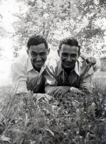 Ed Kinsey [geb. Adolf Kinsbrunner] und Leo Wildmann nach ihrer Flucht in Amerika
