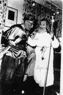 Regina Josiper in einem Theaterstück im Altersheim in Jerusalem