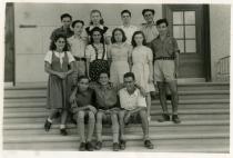 Hillel und Ester Kempler mit ihren Freunden der