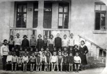 Gracia Albuhaire with schoolmates