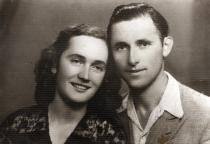 The engagement photo of Gracia and Jack Albuhaire