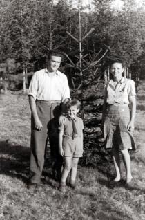 Haim Molhov's family