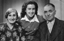 Rebecca and Mevorah Molho with their daughter Vizanka Gila Zur