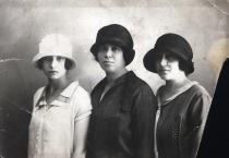 Matilda Mihaylova, Duda Aroyo and her daughter Berta