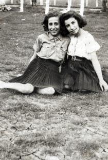 Lea Beraha with a school friend