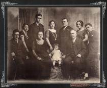 The family of Avram and Simha Pinkas