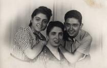 Sophie Pinkas with her brother and mother