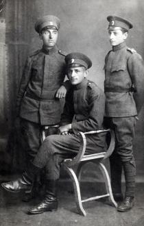 Iacob Behar with fellow soldier