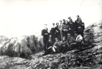 A picnic of some friends of Yako Izidor Yakov