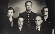 The Yakov family
