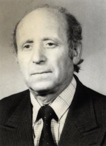 Yako Izidor Yakov as director of the Puppet Theater in Ruse