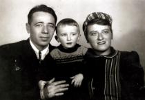 Lilya, Kushel and Lyonya Finberg