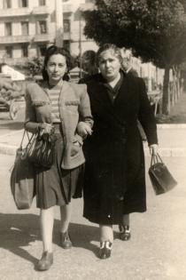 Riketa Leon with her daughter Zan Cohen