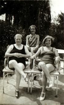 Panni Koltai with her mother