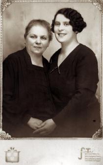 Giza Altman and Roza Altman