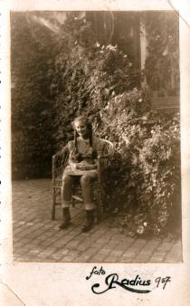 Erika Izsak in the garden