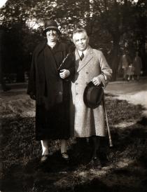 Ignac and Ilona Izsak