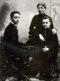 Ilya Halperin with friends