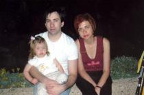 Chaya Rozenburgene with her son Elan and granddaughter Michalia