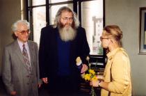 Isroel Lempertas with the members of Vilnius Jewish community