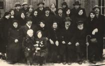 Rafael Genis and his family