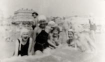 Lilli Tauber and emigrant children in Brighton, UK