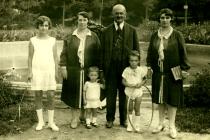 Aristide Streja with relatives and friends