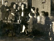 A Kaufmann lányok barátokkal