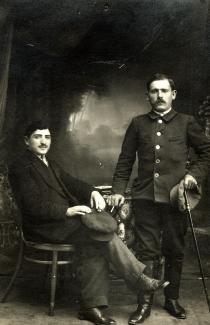 Sima Shvarts' father Yankel Shvarts with a friend