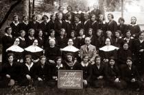 Katarina Samolovicova, Nely Gellertova and Marta Pasternakova with class-mates