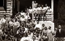 Teodor  Pasternak and Maccabi members